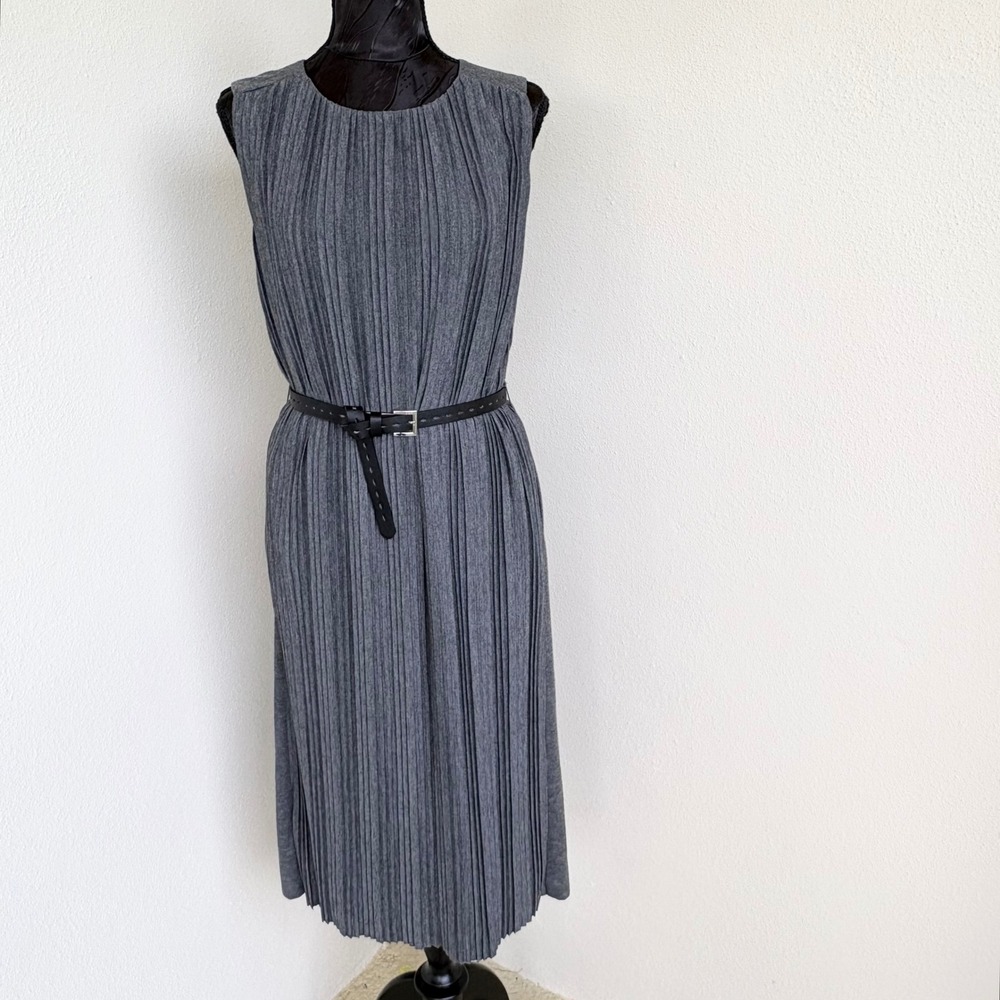 NEW Banana Republic Pleated Sleeveless Midi‎ Shift Dress Womens S Grey